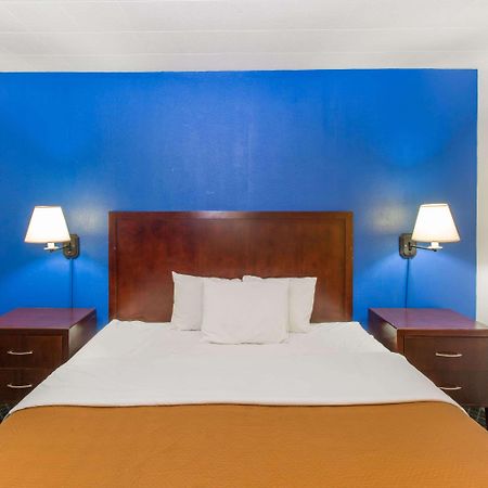 Travelodge By Wyndham Great Bend Dış mekan fotoğraf